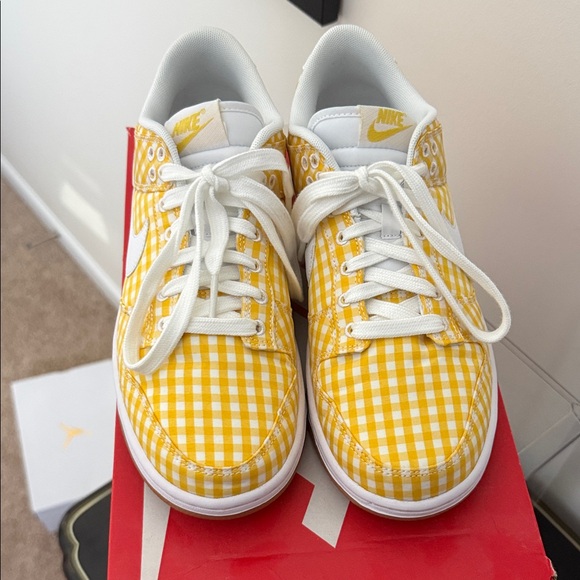 Nike Dunk Low - Picture 2 of 3